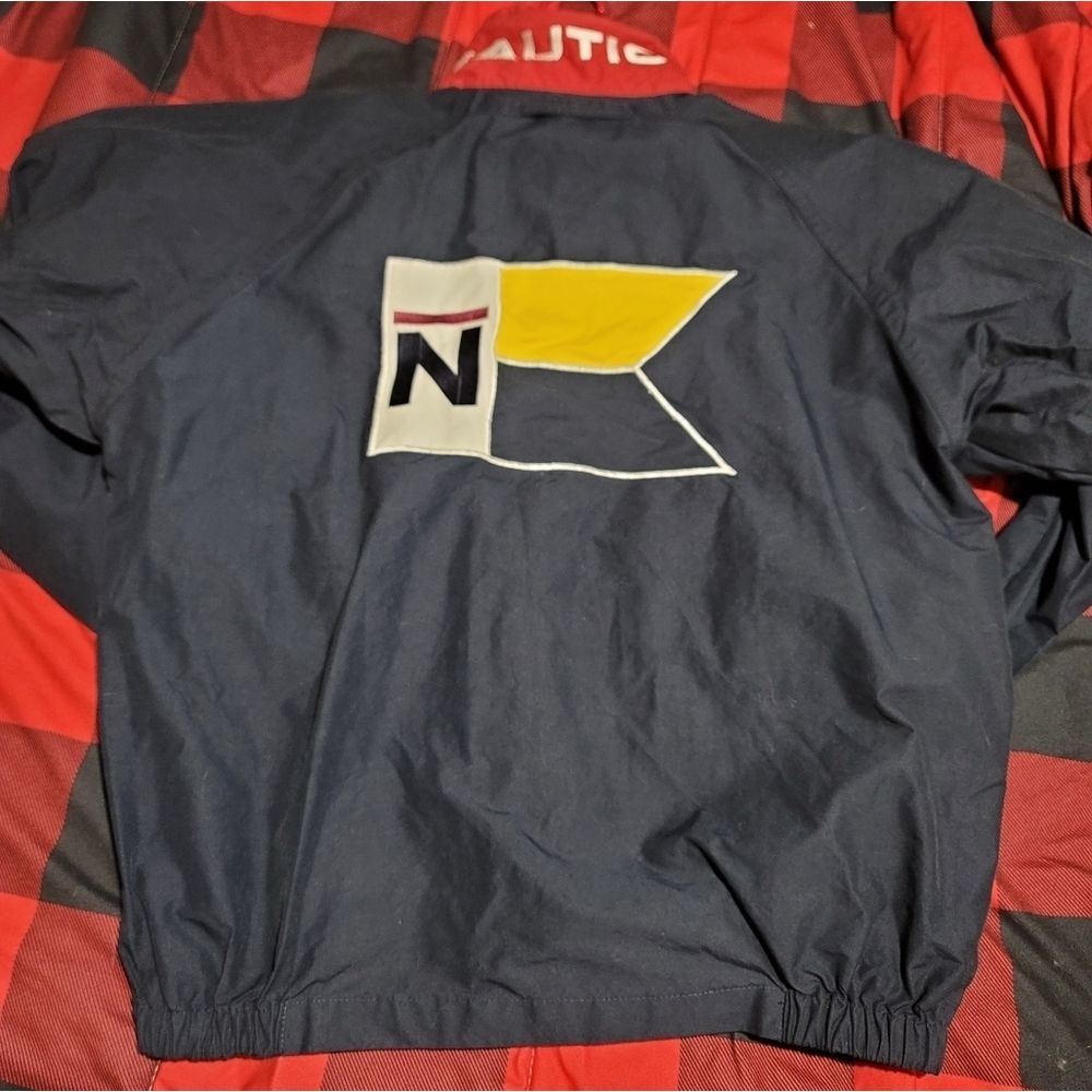 VINTAGE NAUTICA BIG FLAG JACKET SZ LARGE